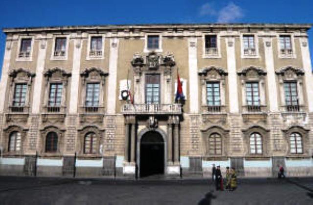 Comune di Catania. Palazzo degli Elefanti, questa sera luci spente come segno di attenzione alla crisi delle attività produttive